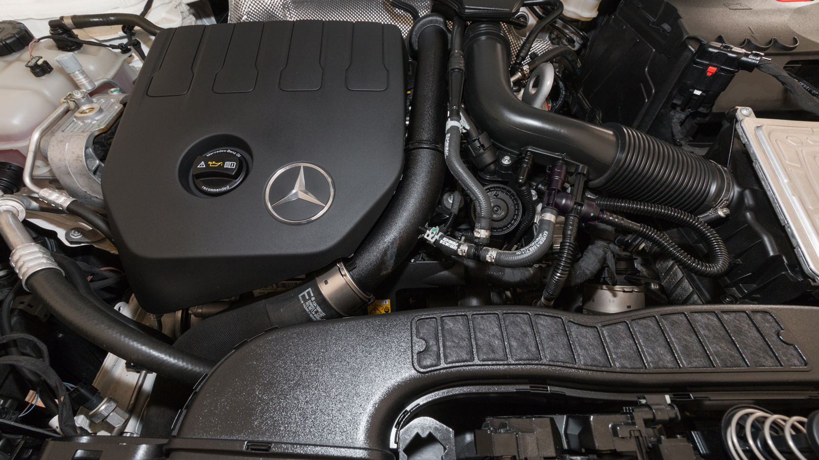 Ο turbo κινητήρας των 1.330 κυβικών αποδίδει 136 ίππους και 200Nm ροπή, χαρίζοντας ικανοποιητικές επιδόσεις. Στο βασικό εξοπλισμό το αυτόματο  κιβώτιο